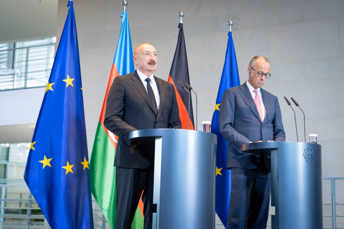 Aliyev zbulon takimin sekret ruso-gjerman në Baku për Ukrainën, Merz mohon përfshirjen e qeverisë